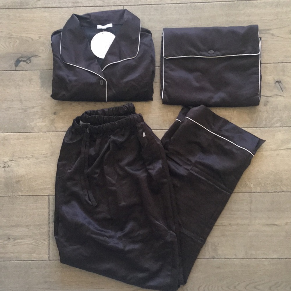 NWT Barefoot Dreams Black Satin Pajama Set